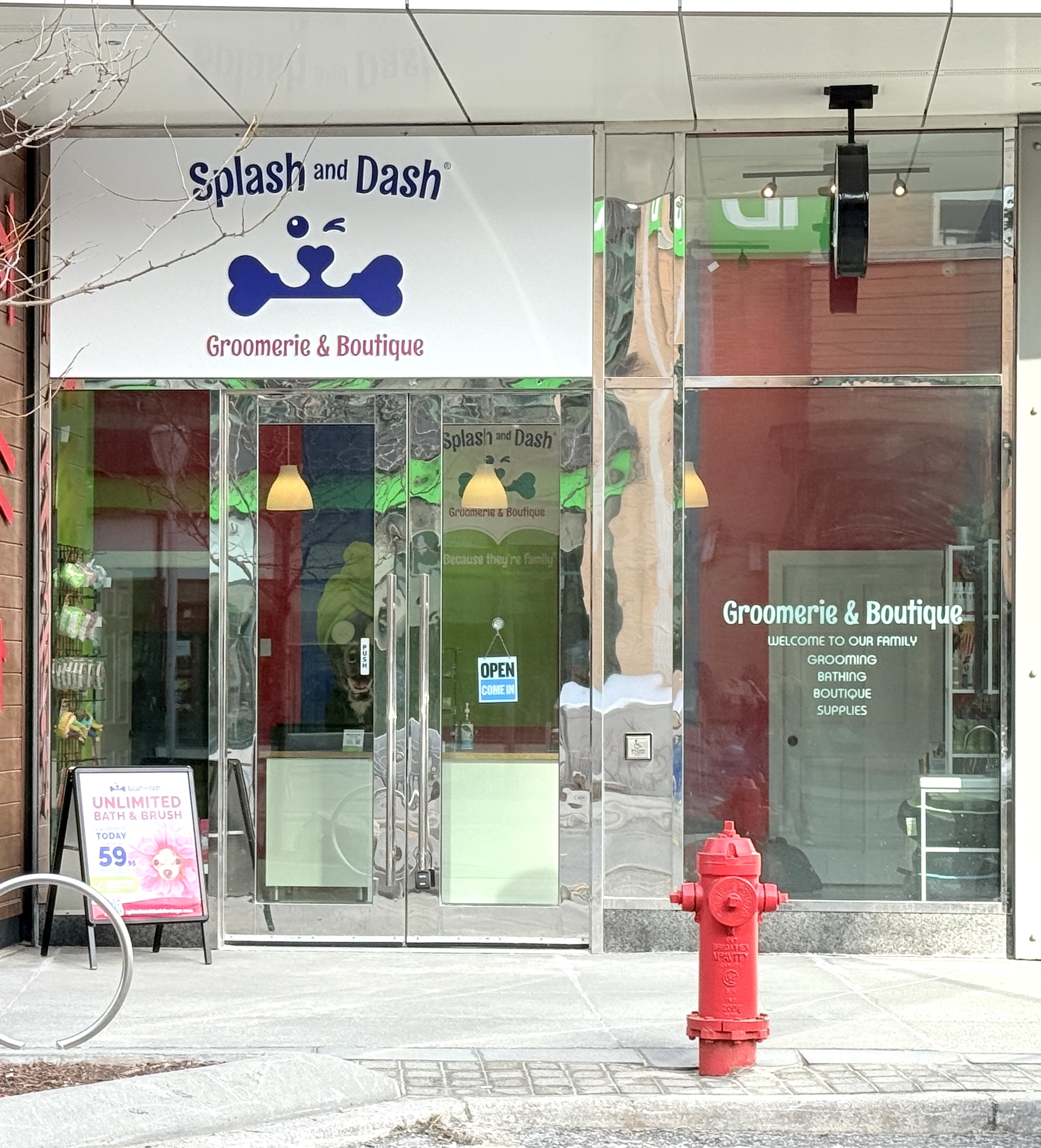 The entrance to Splash and Dash Don Mills.